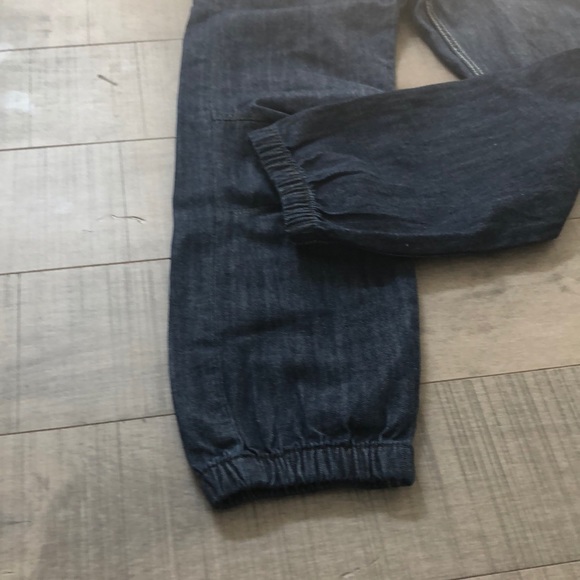 Loose, pull on H&M jeans. - Picture 3 of 4
